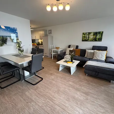 Aquamarin Ostseetraumsuite 02 Апартаменты *