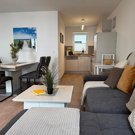 Aquamarin Ostseetraumsuite 02 *