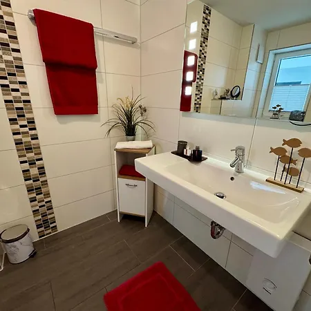 Aquamarin Ostseetraumsuite 02 *